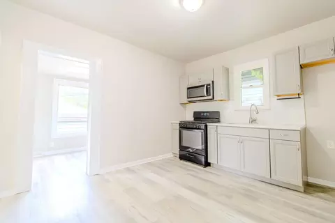 Entry Way - 829 Johnson St, Gary, IN 46402 photo 3 of 4