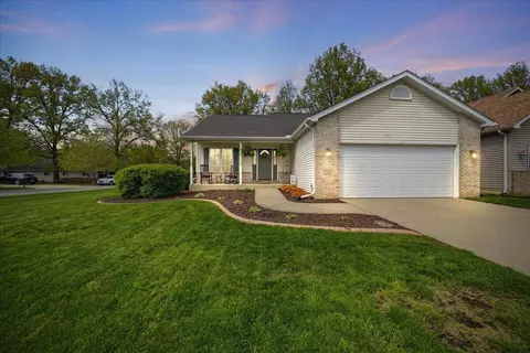 1938 Cory Ln, Chesterton, IN 46304