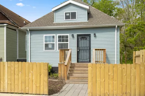 1560 Mckinley St, Gary, IN 46404