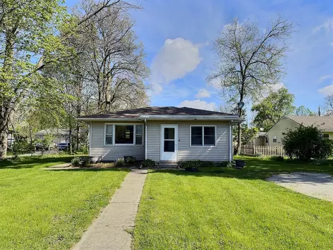 203 E Indiana Ave, Kouts, IN 46347