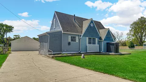 324 W Johnson Rd, La Porte, IN 46350
