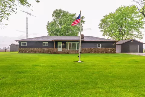 2204 S Meridian Rd, Morocco, IN 47963
