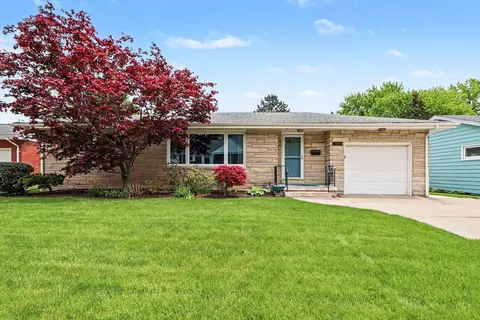 1406 Lafayette St, Valparaiso, IN 46383