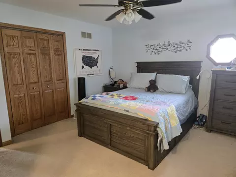 Bedroom - 2446 Rolling Hill Dr, Dyer, IN 46311 photo 3 of 5