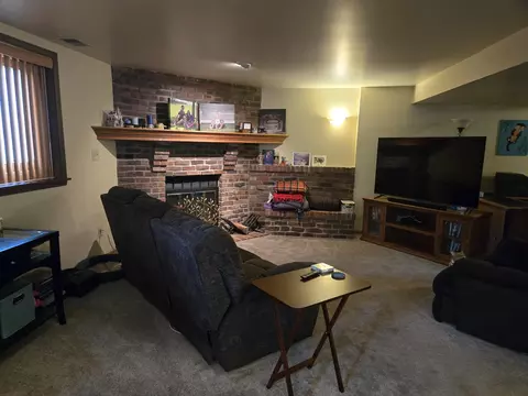 Living - 2446 Rolling Hill Dr, Dyer, IN 46311 photo 3 of 7