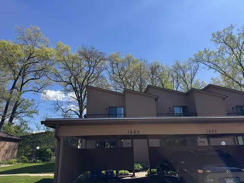 1605 Earthstone Dr, Valparaiso, IN 46383