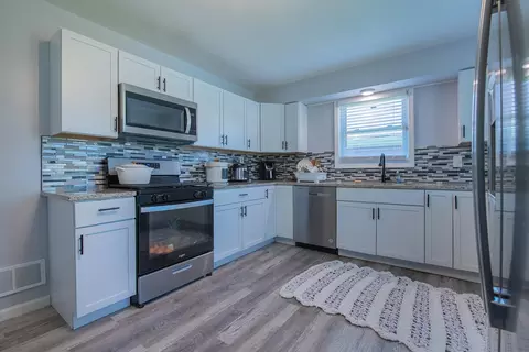 Kitchen - 408 E 43rd Ave, Gary, IN 46409 photo 2 of 3