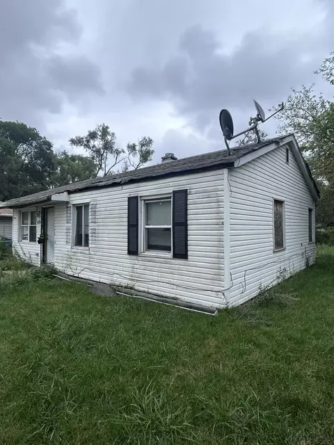 1171 Dearborn Cir, Gary, IN 46403 photo 2