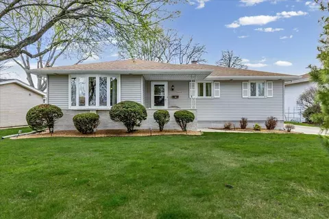 9448 Northcote Ave, Munster, IN 46321