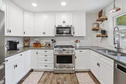 Kitchen - 1831 N Lofgren Rd, Rolling Prairie, IN 46371 photo 3 of 4