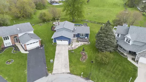 3265 Trailside Pl, Crown Point, IN 46307