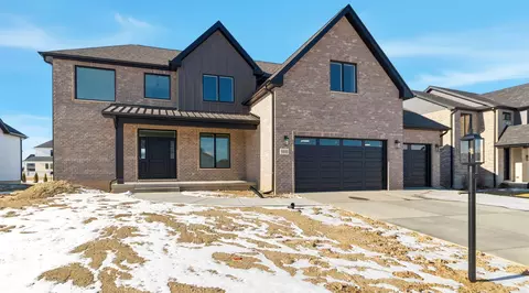 9575 Fescue Dr, Saint John, IN 46373