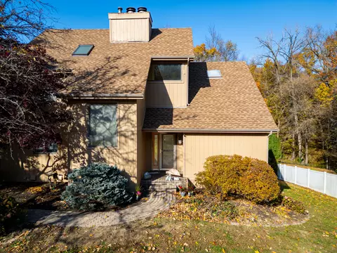 83 Brookview Ln, Valparaiso, IN 46385