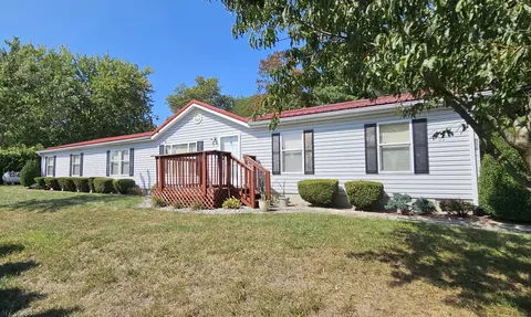 9564 W 100, Francesville, IN 47946