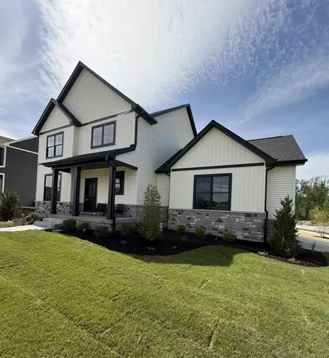2230 Redwood Ln, Chesterton, IN 46304