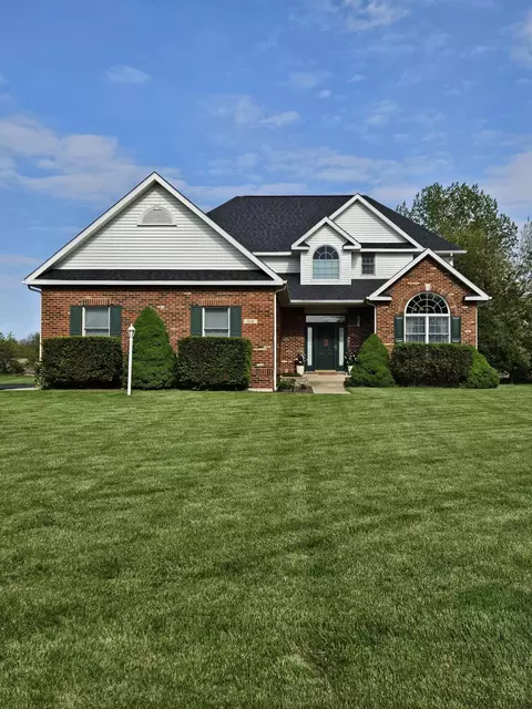 213 Windy Oak Dr, Hebron, IN 46341