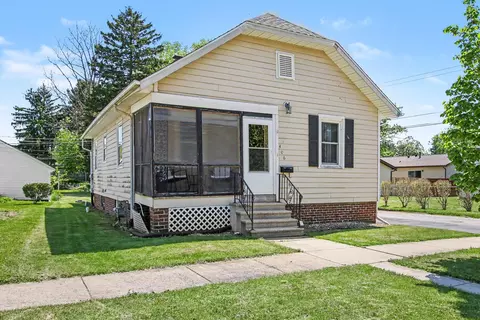 406 Henry St, La Porte, IN 46350