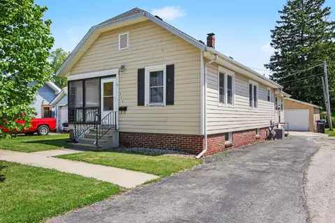 406 Henry St, La Porte, IN 46350