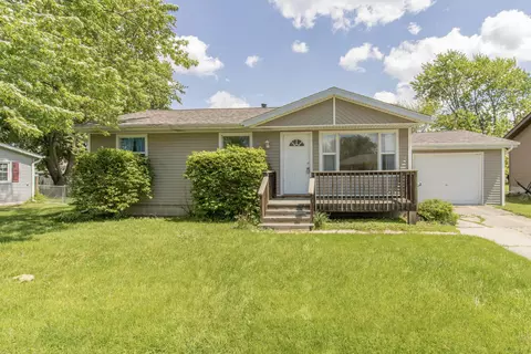 208 Meadow Ln, Lowell, IN 46356