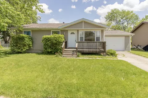 208 Meadow Ln, Lowell, IN 46356