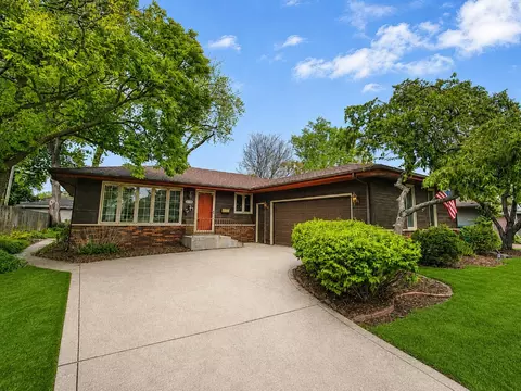 8210 Tapper Ave, Munster, IN 46321