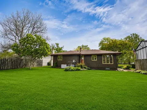 Exterior - 8210 Tapper Ave, Munster, IN 46321 photo 4 of 5