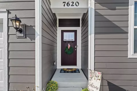 Entry Way - 7620 W 105th Pl, Crown Point, IN 46307 photo 1 of 3