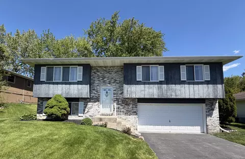 1318 Brandywine Rd, Crown Point, IN 46307