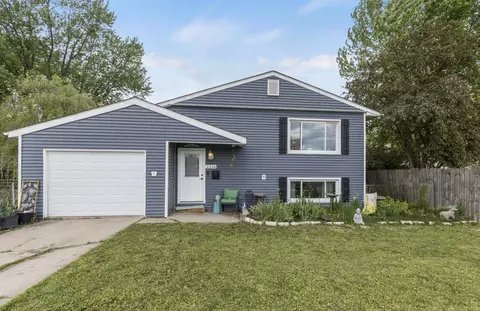 1216 N Dwiggins Ct, Griffith, IN 46319