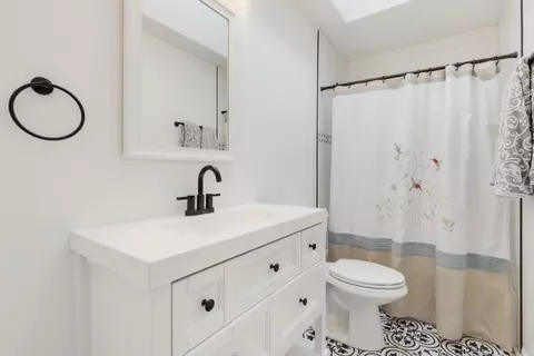Bath - 1216 N Dwiggins Ct, Griffith, IN 46319 photo 1 of 3