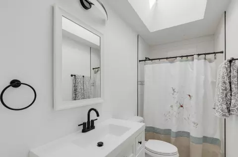 Bath - 1216 N Dwiggins Ct, Griffith, IN 46319 photo 2 of 3