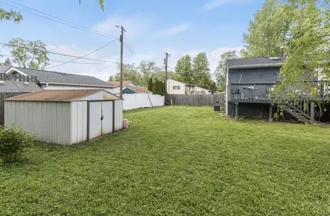 Exterior - 1216 N Dwiggins Ct, Griffith, IN 46319 photo 3 of 5