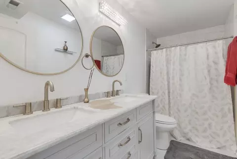 Bath - 1216 N Dwiggins Ct, Griffith, IN 46319 photo 3 of 3