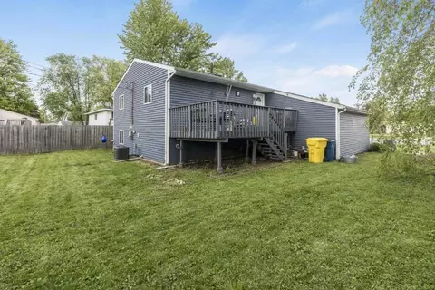 Exterior - 1216 N Dwiggins Ct, Griffith, IN 46319 photo 2 of 5