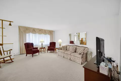 Living - 1941 Schrage Ave, Whiting, IN 46394 photo 2 of 3