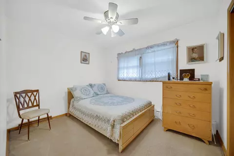 Bedroom - 1941 Schrage Ave, Whiting, IN 46394 photo 4 of 4