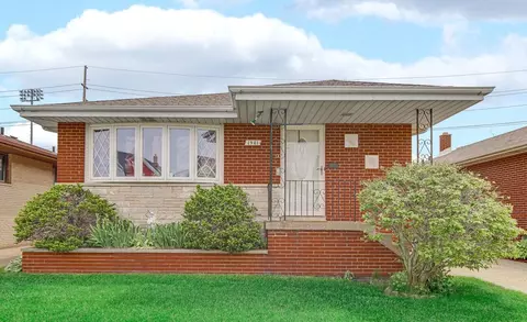 1941 Schrage Ave, Whiting, IN 46394