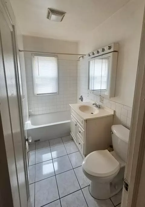 Bath - 201 Johnson St, Gary, IN 46402 photo 1 of 1