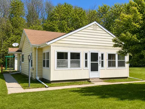 5702 Mulberry Ave, Portage, IN 46368