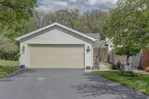2242 Deerpath Dr, Schererville, IN 46375