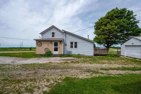 307 W 6th, Earl Park, IN 47942