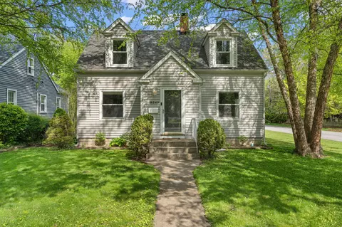 8549 Greenwood Ave, Munster, IN 46321