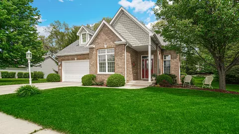 239 Edgewood Dr, Valparaiso, IN 46385