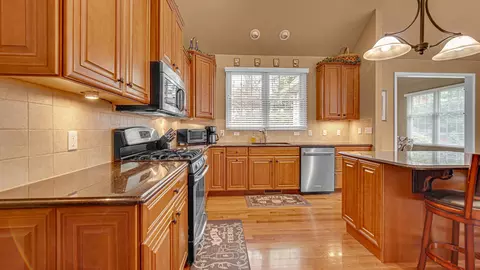 Kitchen - 239 Edgewood Dr, Valparaiso, IN 46385 photo 4 of 4