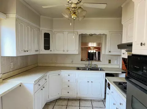 Kitchen - 2048 Roosevelt Pl, Gary, IN 46404 photo 2 of 3