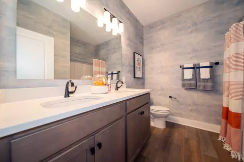 Bath - 4101 Brigata Dr, Valparaiso, IN 46385 photo 3 of 3
