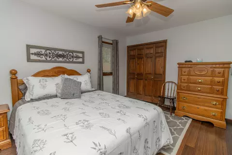 Bedroom - 9838 Redbud Rd, Munster, IN 46321 photo 3 of 4