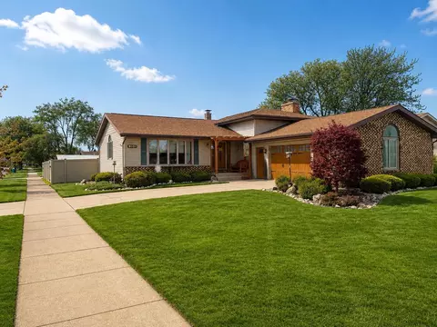 Exterior - 9838 Redbud Rd, Munster, IN 46321 photo 2 of 3