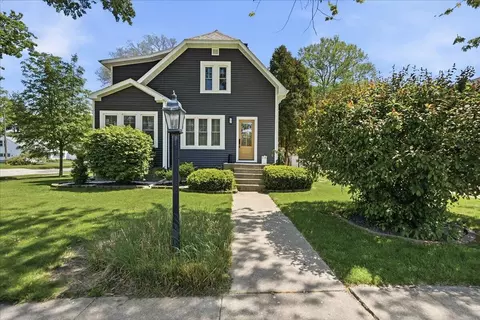 1208 Franklin St, Valparaiso, IN 46383