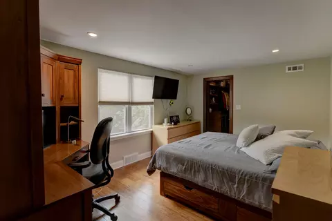 Bedroom - 1335 35th St, Munster, IN 46321 photo 1 of 7